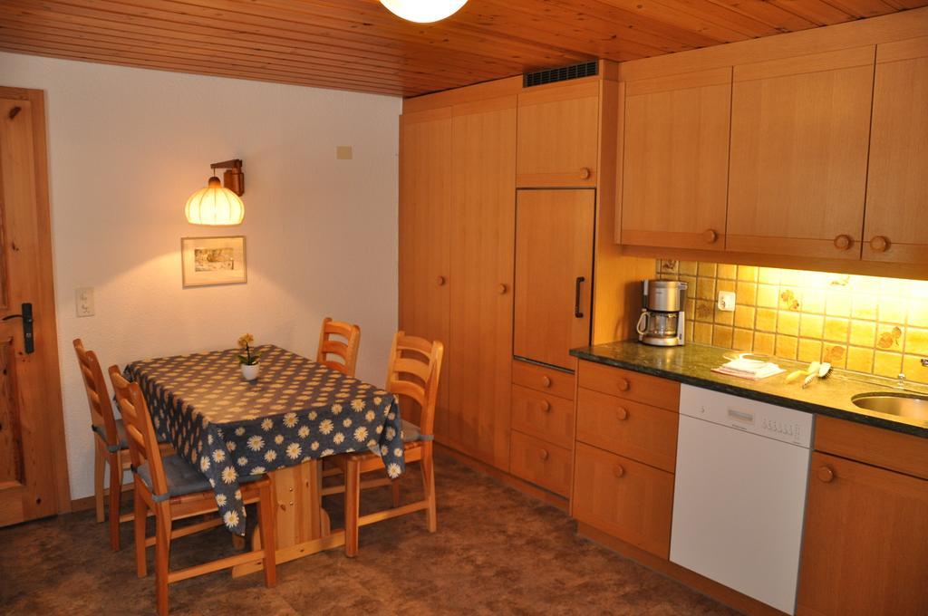 Ferienwohnungen Chalet Hohturnen Гриндельвальд Экстерьер фото